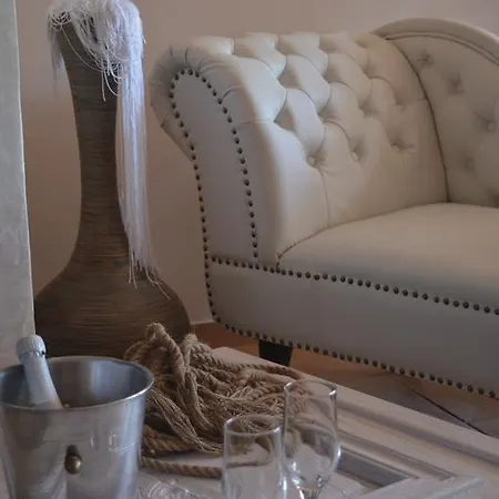 Penelope Bungalow Luxury Near To Airport
