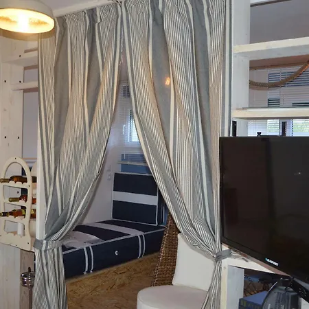 Penelope Bungalow Luxury Near To Airport Holiday home *